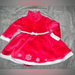 Baby girl Christmas dress red with white snow ⛄️ flakes ❄️.